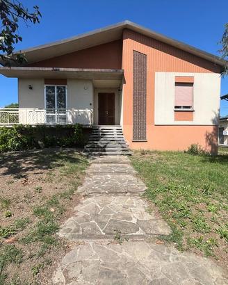 CASA INDIPENDENTE A CASTELNOVO DI SOTTO