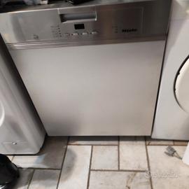 lavastoviglie installazione semi incasso 