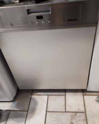 lavastoviglie installazione semi incasso 