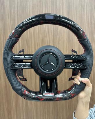 Volante in carbonio per Mercedes AMG