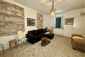 Casa indipendente di 140 m² con più di 5 locali e 