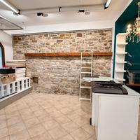 Negozio / studio professionale - Via Roma