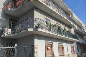 Palazzo / Stabile di 386 m² con 5 locali a Mondrag