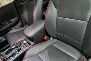 Sedili anteriori posteriori Kia Sportage dal 2016