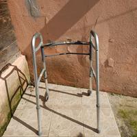deambulatore pieghevole 