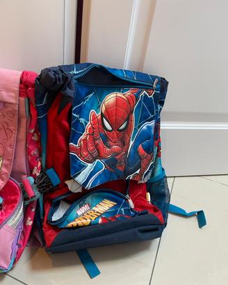 due zaini spiderman e principesse