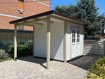 CASETTA IN LEGNO CON PORTICO