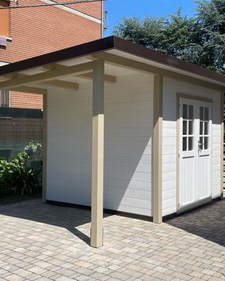 CASETTA IN LEGNO CON PORTICO