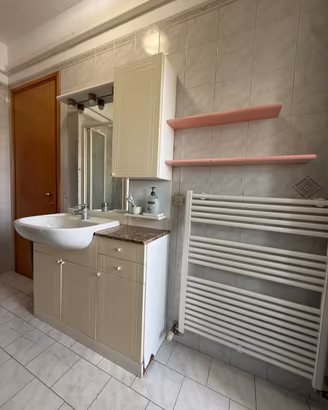 Lavabo e mobile bagno