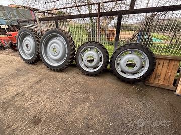 Gomme strette per Trattori , complete di cerchio
