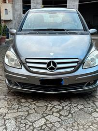  Mercedes B180