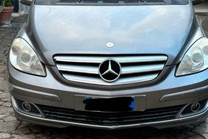 Mercedes B180