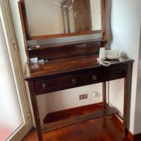 Mobile con specchiera d’antiquariato