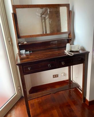 Mobile con specchiera d’antiquariato