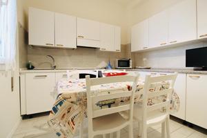 2 LOCALI A JESOLO