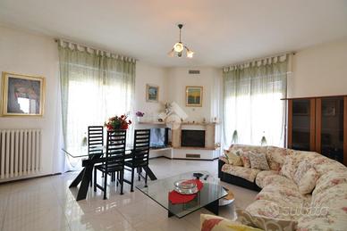 VILLA SINGOLA A BERNAREGGIO