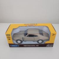 Modellino Oldsmobile 442 1968 1:32