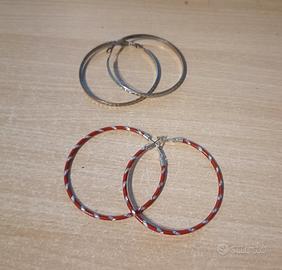 Coppia di orecchini a cerchio 