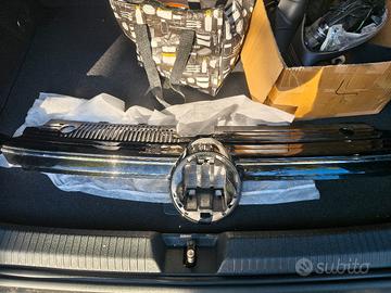 calandra senza logo golf 8 originale 