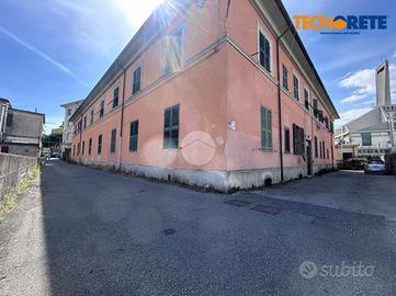 3 LOCALI A LA SPEZIA