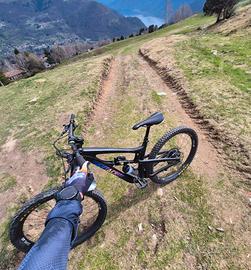 Santa cruz  nomad carbon