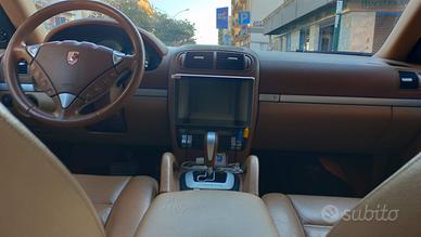 Autovettura  Porsche Cayenne