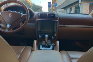 Autovettura  Porsche Cayenne