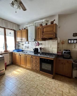 Appartamento di 100 m² con 5 locali e box auto dop