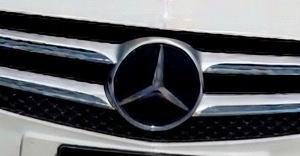 griglia mercedes con stemma mercedes