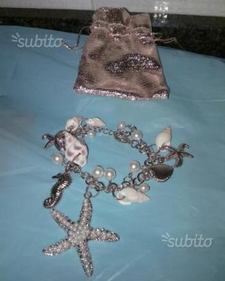 Bracciale con ciondoli e perle