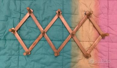 Appendiabiti in legno estendibile