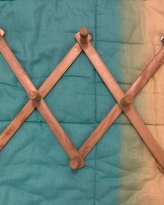 Appendiabiti in legno estendibile