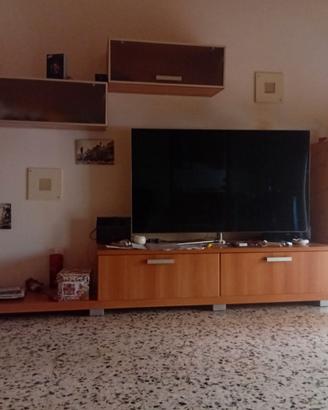 Soggiorno senza tv+ divano in pelle bianco