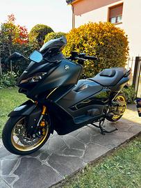 Yamaha T-max Tech 560 Akrapovic
