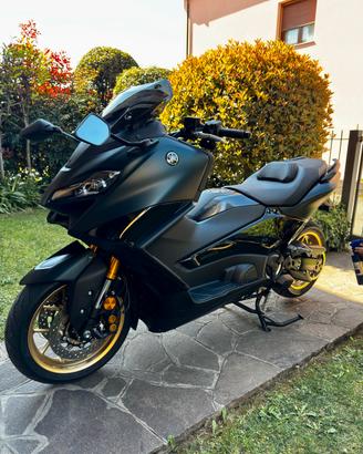 Yamaha T-max Tech 560 Akrapovic