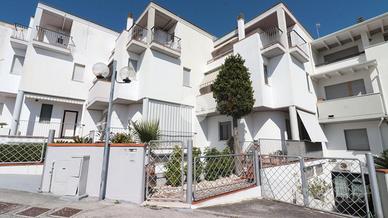 VILLA A SCHIERA A GROTTAMMARE