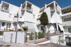 VILLA A SCHIERA A GROTTAMMARE