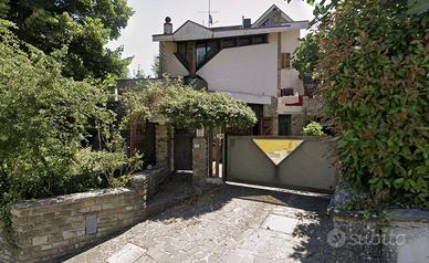Immobile in asta di 406 m² con più di 5 locali e b