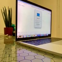 MacBook Pro 13" 2017 – schermo e batteria nuovi