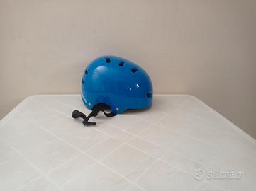 casco per biciclette e monopattini