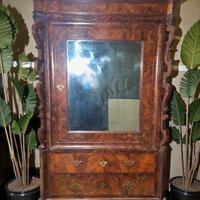 Armadio fine '800 napoletano lastronato in mogano