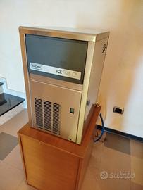 Fabbricatore di ghiaccio a cubetti 