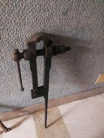 Morsa da fabbro antica