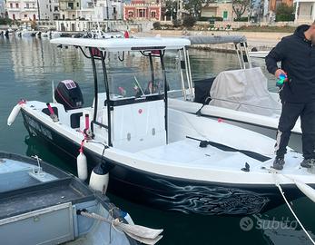 Barca open 7mt con motore 225cv e carrello