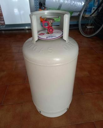 3 BOMBOLE PIENE