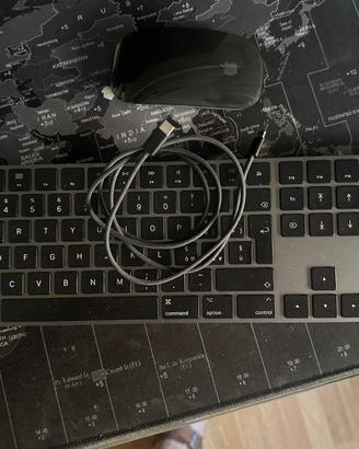 Apple Magic Keyboard + Magic Mouse 2