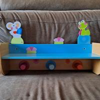 Mensola per stanzetta e grucce abiti