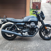 Moto Guzzi v7 Stone