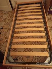 Letto singolo in legno