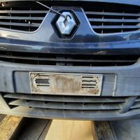 RENAULT TRAFIC 2006 - PARAURTI ANTERIORE